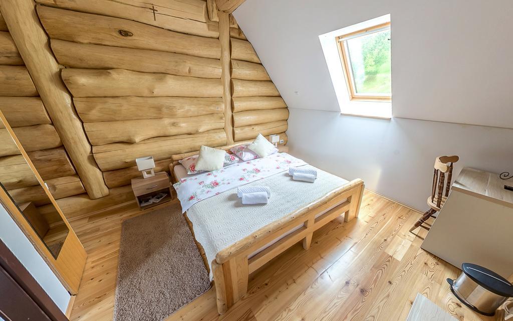 Bear'S Log Villa Seliste Dreznicko Exterior photo